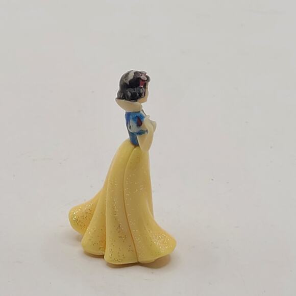 Disney Snow White Figure – Princess Cake Topper – Collectible Fairy Tale Toy - Picture 4 of 5